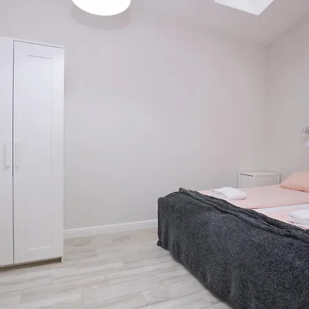 Victus Apartamenty, Sunny شقة *